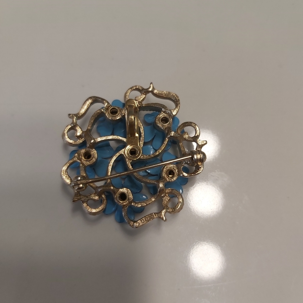 Brooch - Picture 2 of 2